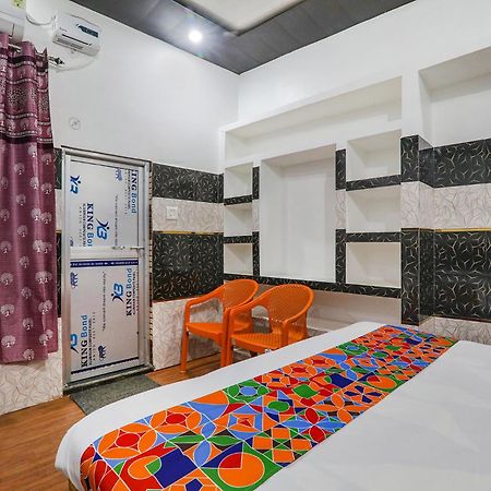 Ayodhya Fabexpress Milan Palace מראה חיצוני תמונה