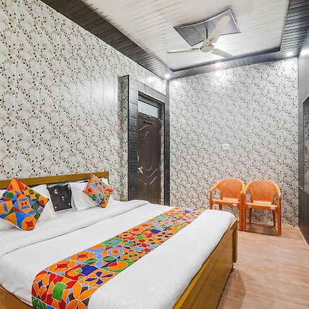 Ayodhya Fabexpress Milan Palace מראה חיצוני תמונה