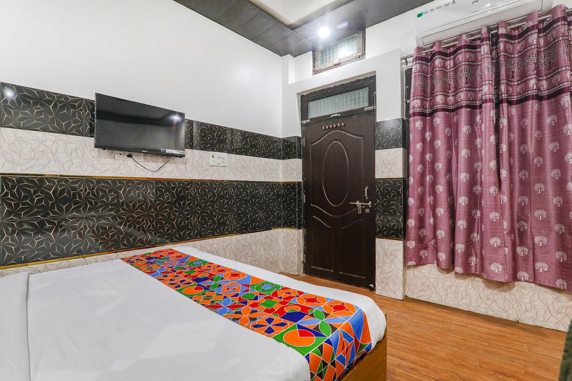 Ayodhya Fabexpress Milan Palace מראה חיצוני תמונה