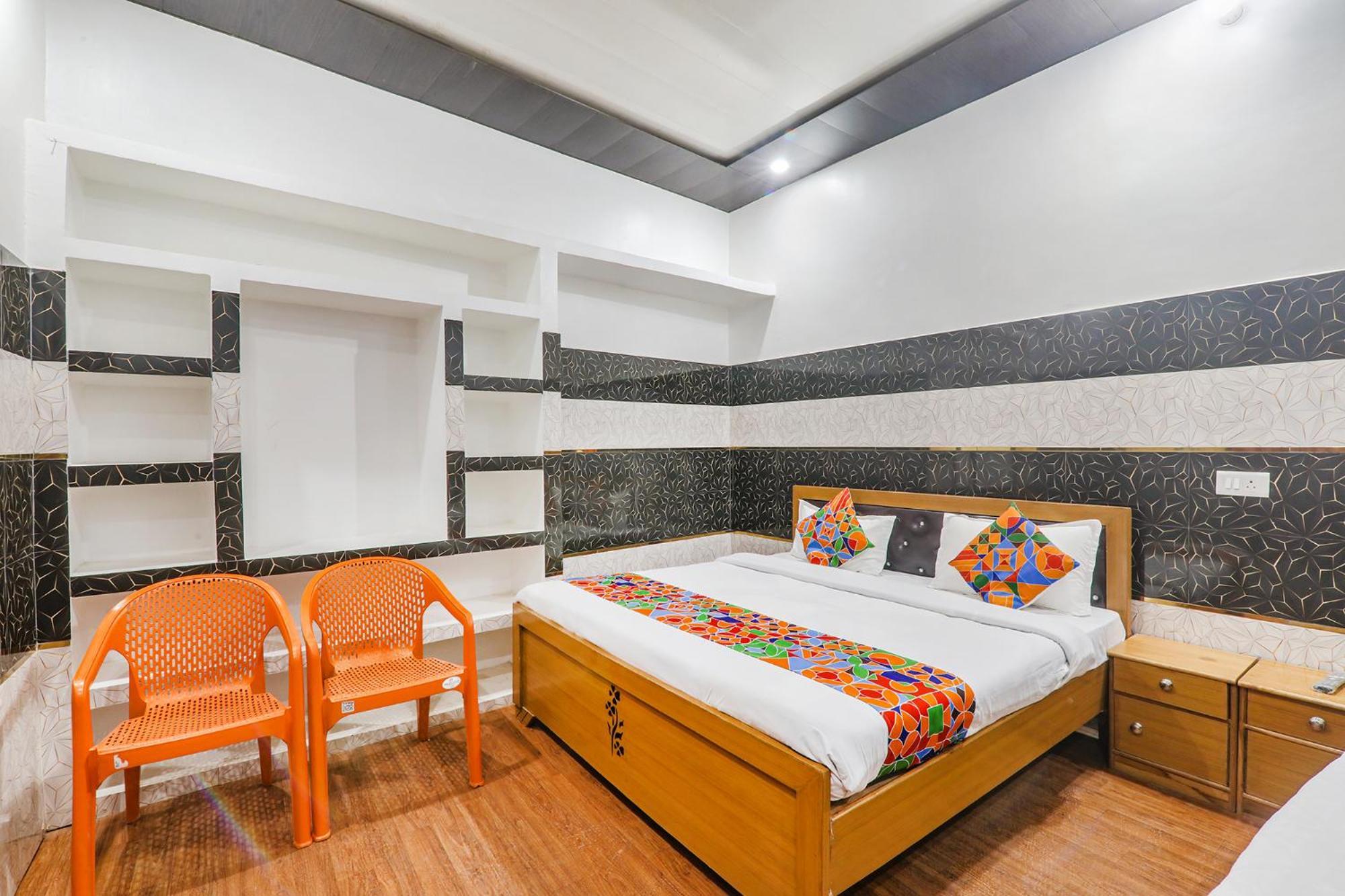 Ayodhya Fabexpress Milan Palace מראה חיצוני תמונה