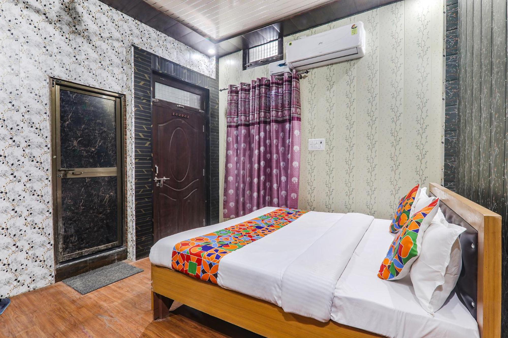 Ayodhya Fabexpress Milan Palace מראה חיצוני תמונה