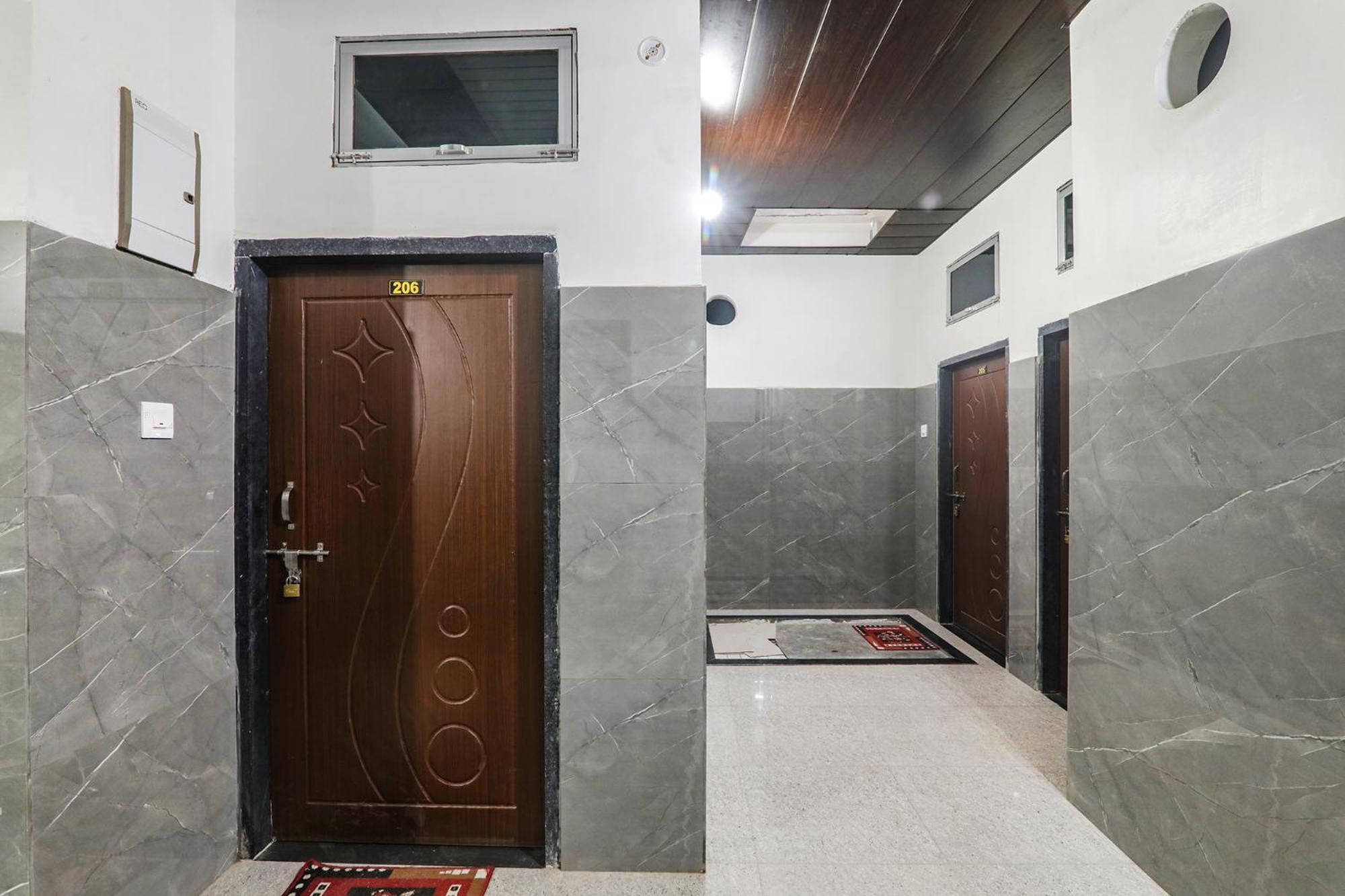 Ayodhya Fabexpress Milan Palace מראה חיצוני תמונה