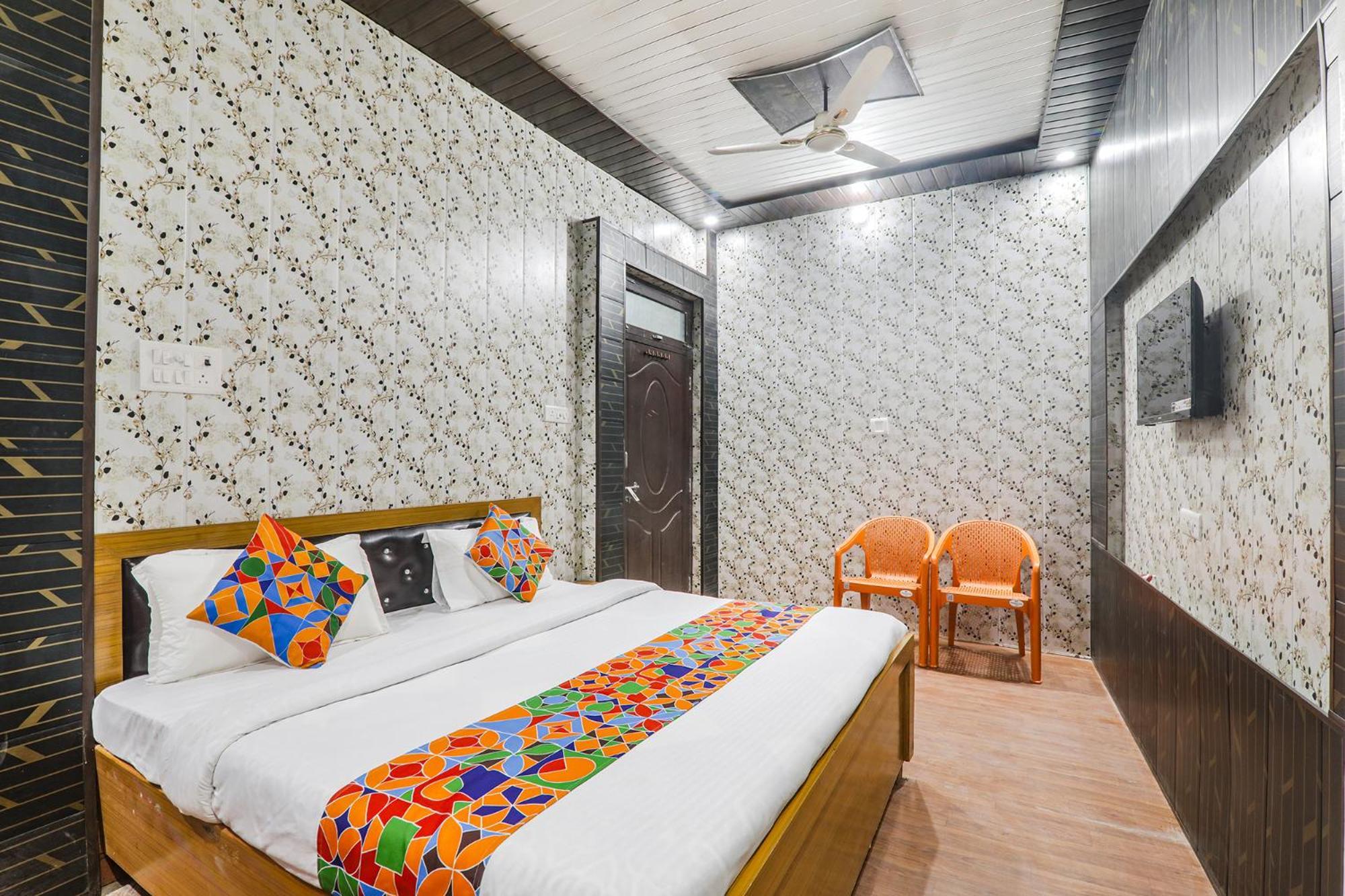 Ayodhya Fabexpress Milan Palace מראה חיצוני תמונה