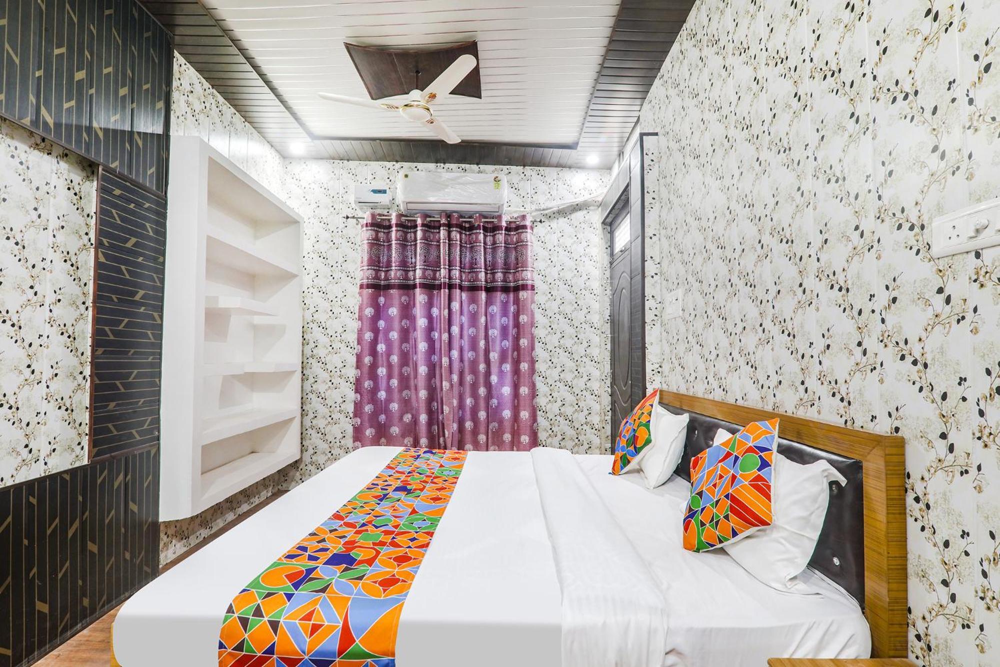 Ayodhya Fabexpress Milan Palace מראה חיצוני תמונה
